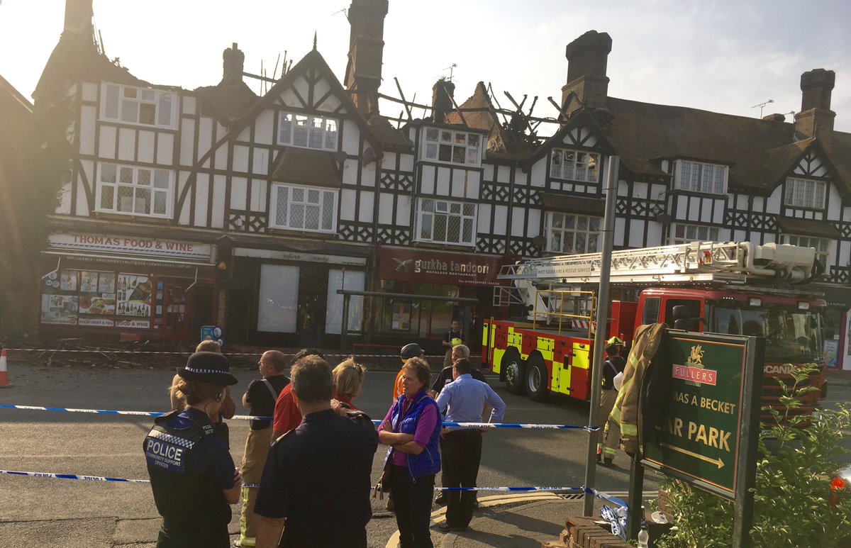 Great courage and teamwork from emergency services and warm hearted community spirit from local people and the local pub - all supporting those hit by this devastating fire - thank you  @AdurWorthingPol <a href="/WorthingFire/">Worthing Fire Station</a> <a href="/adurandworthing/">Adur & Worthing Councils</a> <a href="/BritishRedCross/">British Red Cross 🧡</a> <a href="/wsfrs999/">West Sussex Fire</a> <a href="/sussex_police/">Sussex Police</a>