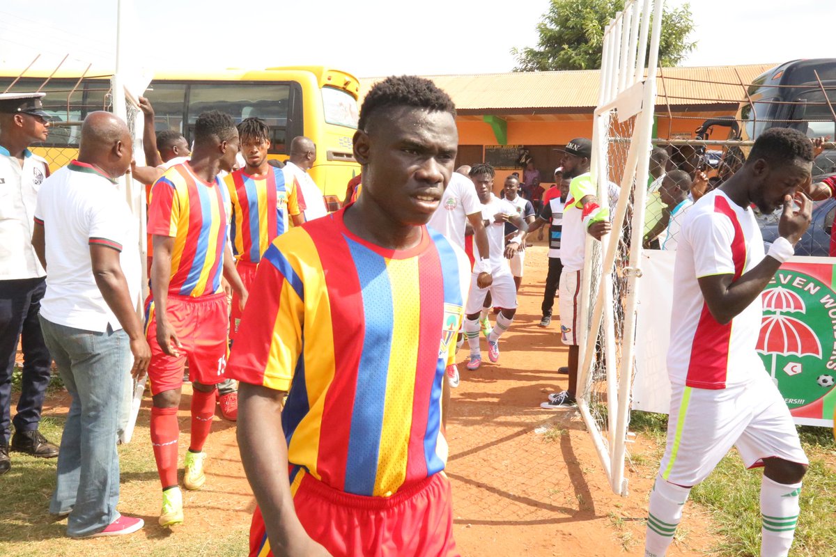 HeartsOfOakGH's tweet photo. Midfielder Isaac Mensah is receiving special attention from the Hearts medical team after the ankle sprain he took in the Super-2 game with Asante Kotoko on Sunday. He is hoping to be ready for the second game on Sunday. #AHSOC https://t.co/4BfOSh3pdV