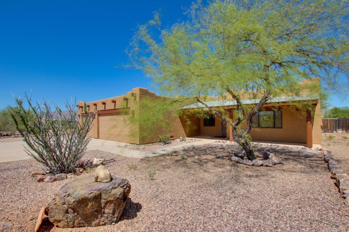 StinsonCurt's tweet photo. PRICE REDUCTION!
Vail, AZ 85641
SW style custom home! Award winning Vail School District! One acre, 3bd/3bth, & 2,721 SqFt. Schedule a showing today!π΅
https://t.co/0KO9RaUscf
https://t.co/m7s0IWrW7o
#Vail #HomeForSale #RealtyExecs #StinsonGroup #PriceReduction #GreatViews #AZ https://t.co/PJDy0HLCRq