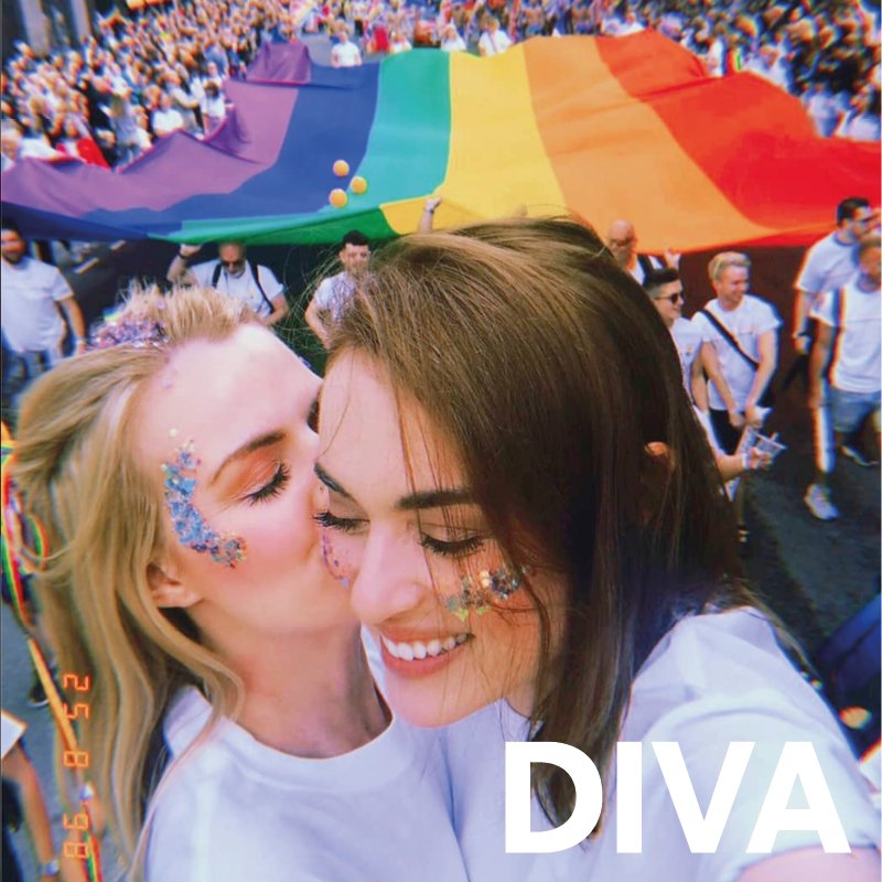 DIVAmagazine's tweet image. 🌈 Our #DIVAsOfTheWeek this week are, of course, our bloody lovely cover stars @RoseEllenDix &amp;amp; @Roxetera 🌹 🌹 🌹 Here they are being supes cute (as always) this past bank holiday weekend at @ManchesterPride #roseandrosie #manchesterpride2018 💕
