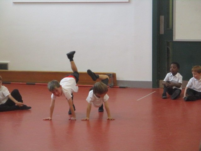 lawps's tweet photo. #p1clawps creating and copying balancing shapes with our partners #basicmoves #pe #balance #cooperation #teamwork https://t.co/aard5VQx7X