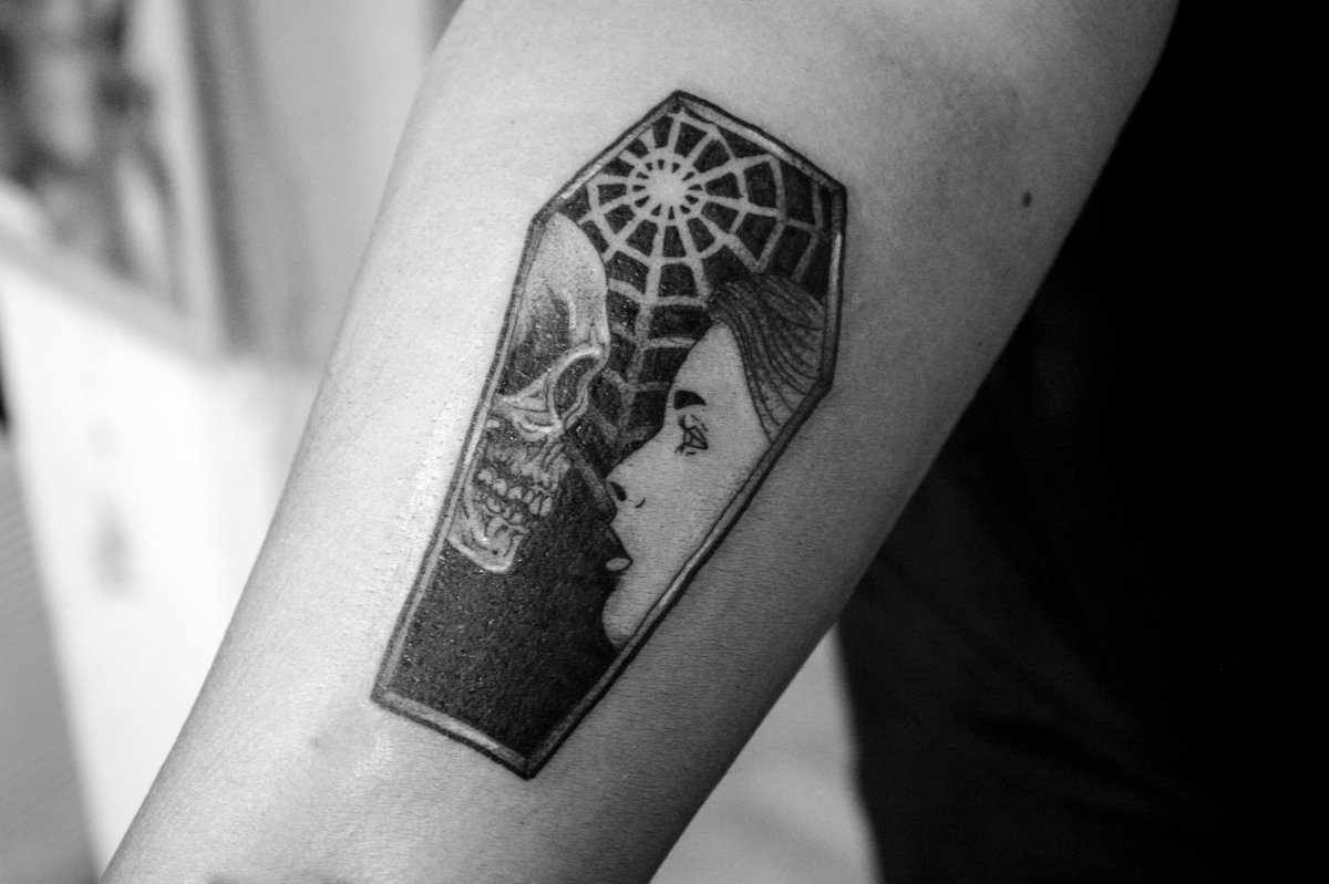 EdBrixton's tweet photo. #tattoos #tattoo #inklove #tatuajes #tatuaje #tattooworkers #ink #GunsOfBrixton #CDMXTattoo #CDMX #MexicoCity #InkCDMX #TatuajesCDMX #inkedcdmx #inkedgirl #inkedgirls #death #skulltattoo #deathtattoo https://t.co/N1LoQTwbGL