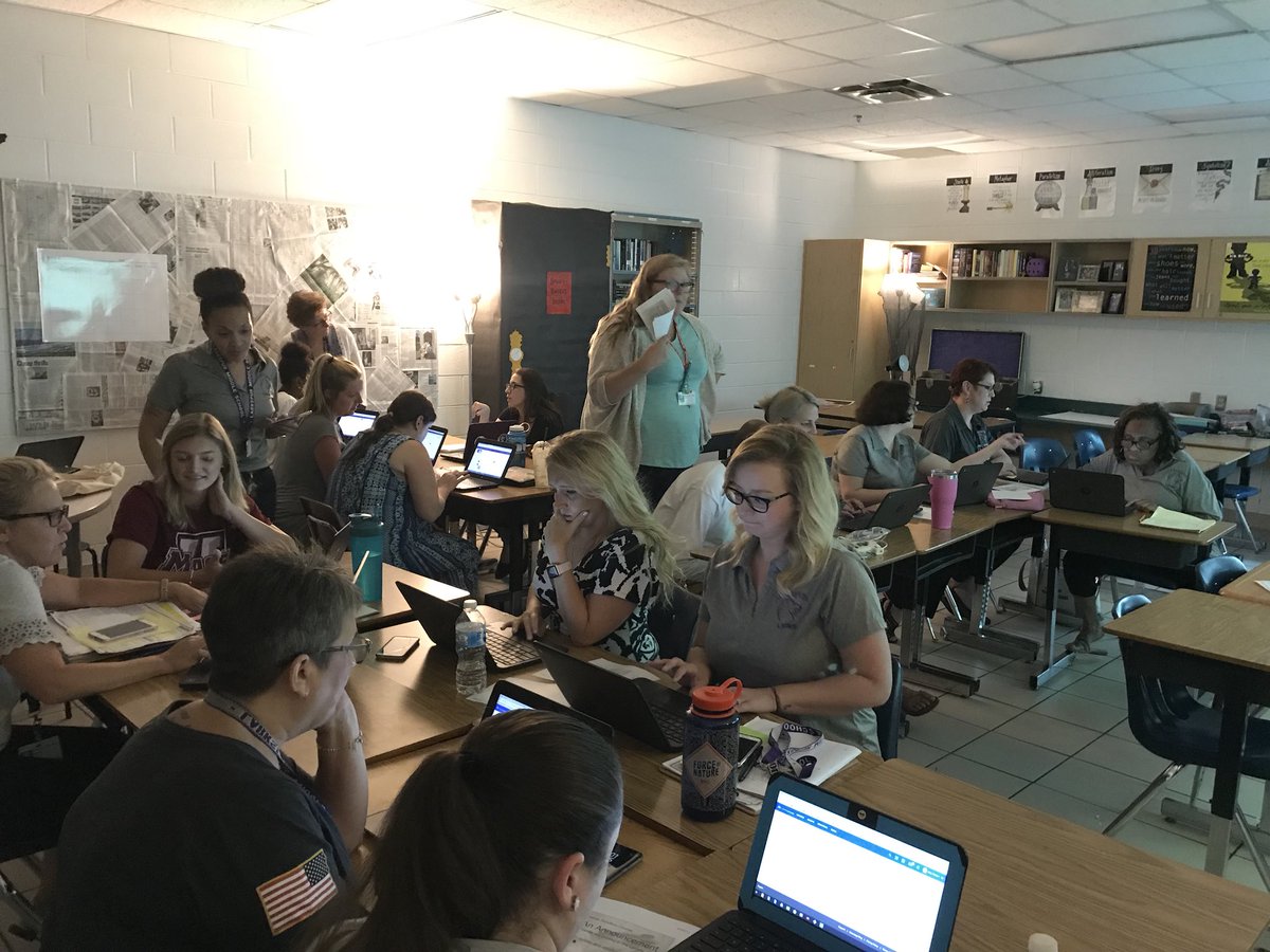 CManugo's tweet photo. Teachers are diving into Schoology PD @LarkspurMSPride! Thanks to our ITSs and Schoology Champions for your leadership and expertise!! #TransformVBCPS @monetbaker07 https://t.co/zPfI0SxiCY