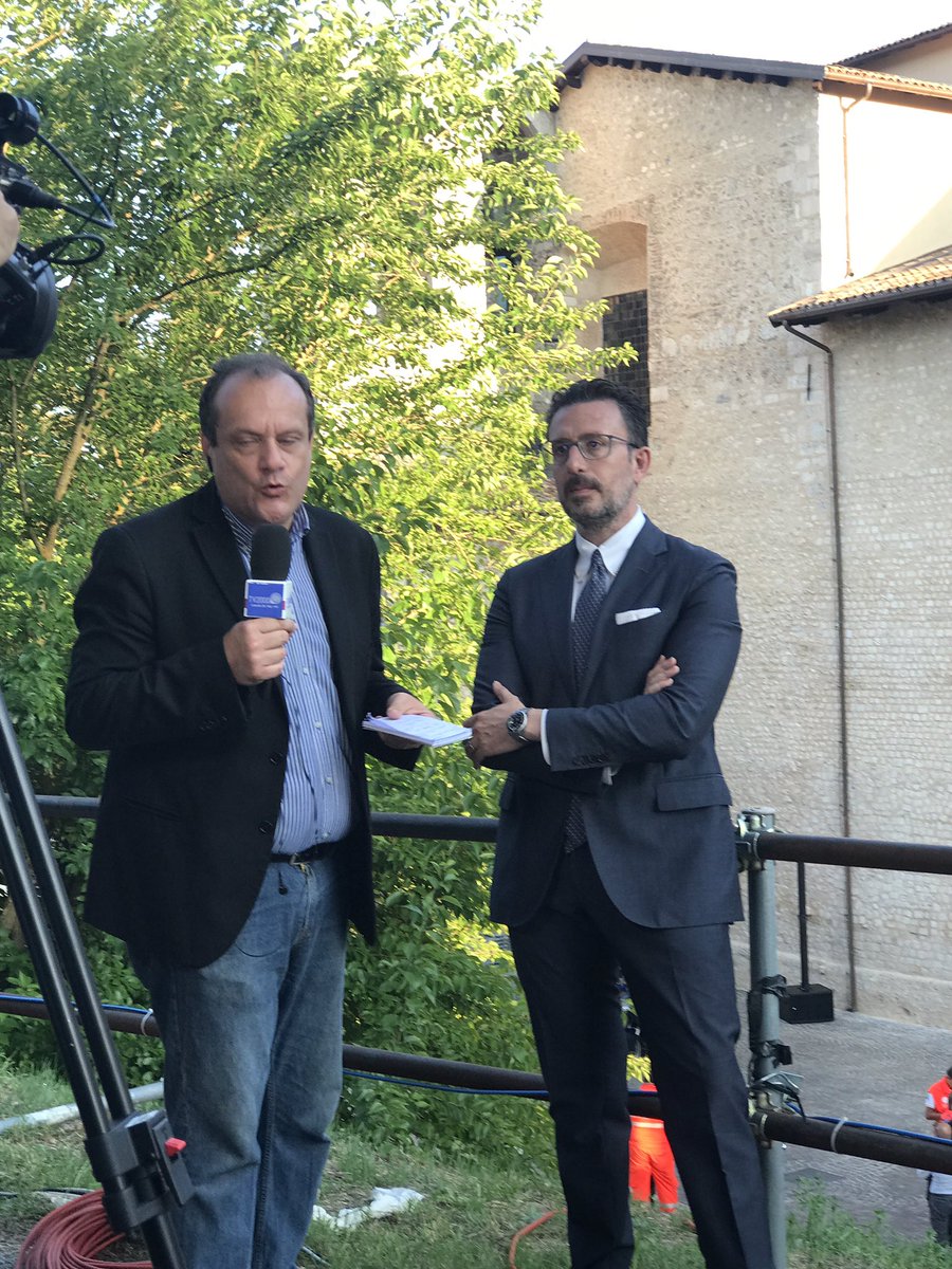 laquilarinasce's tweet photo. Per #Sat2000, @santangelo_s commenta le celebrazioni della #Perdonanza numero 724 @ComuneLAquila @mariacattini @santangelo_r @luca_rocci @PierluigiBiondi #LAquila #Abruzzo #PerdonanzaCelestiniana #Aq https://t.co/PEywtPoylb