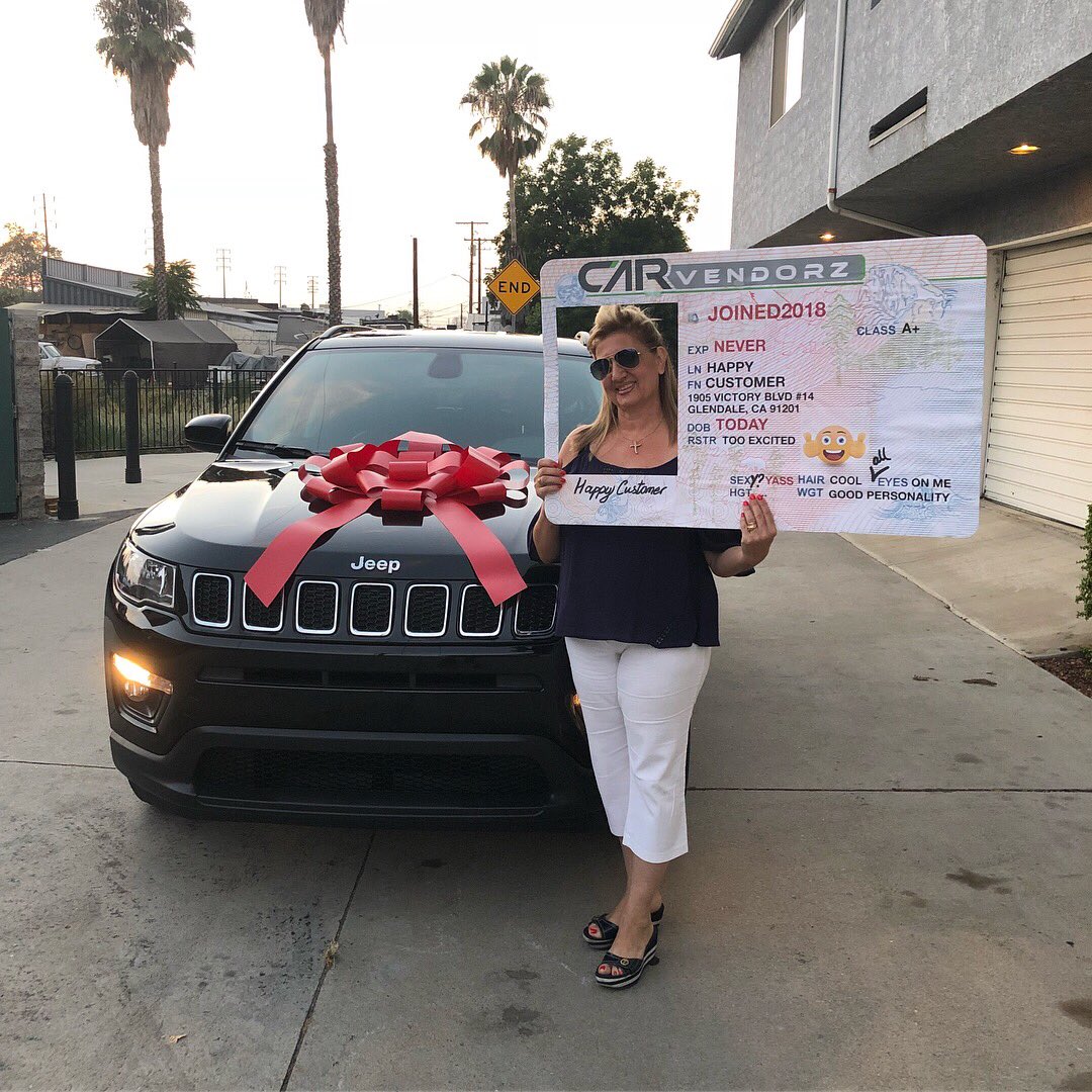 CarVendorz's tweet photo. 🚨Happy Cutomer Alert 🚨
Congrats to our new #CarVendorz customer with her 2018 #jeep #compass Yes, we work with any credit and you can lease or purchase any make and model at wholesale price. Your new 🚗 is only a 📞 away! https://t.co/Xjkn0PvsQb