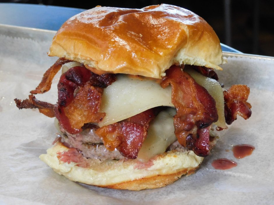 BestBurgerBar tweet media