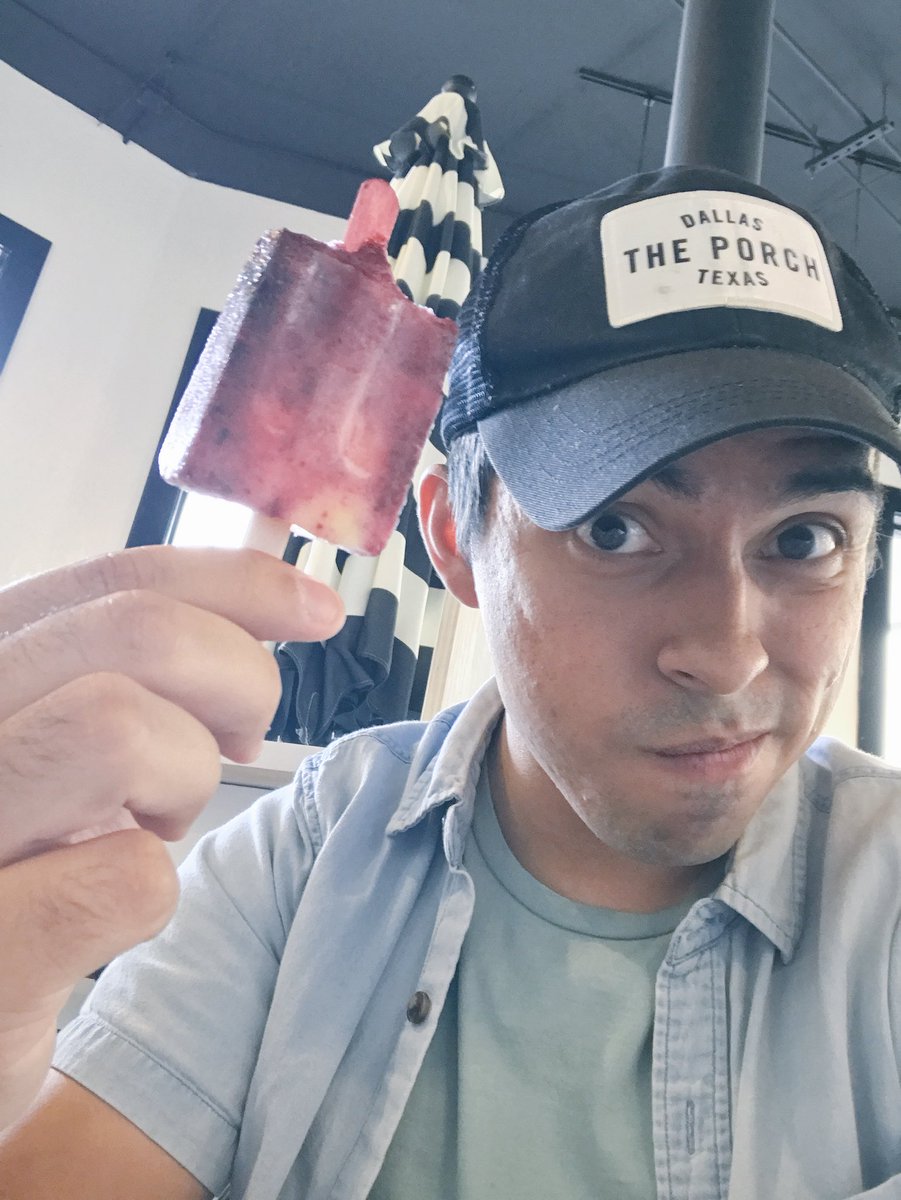 Nothing beats a good ol’ popsicle on a PORCHDAY! #porchpoppin’ #TonightAtThePorch