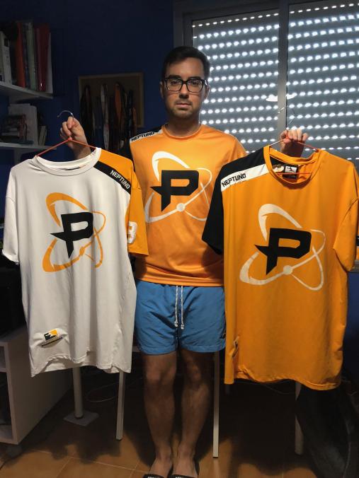 Neptuno's tweet image. During my charity stream, I promised to give away two of my jerseys from this season of OWL. One is going to one of the donors, and the other I'm giving away here on Twitter! 

To enter, follow me and RT. I'll pick a winner on Friday by random number generator! Good luck!