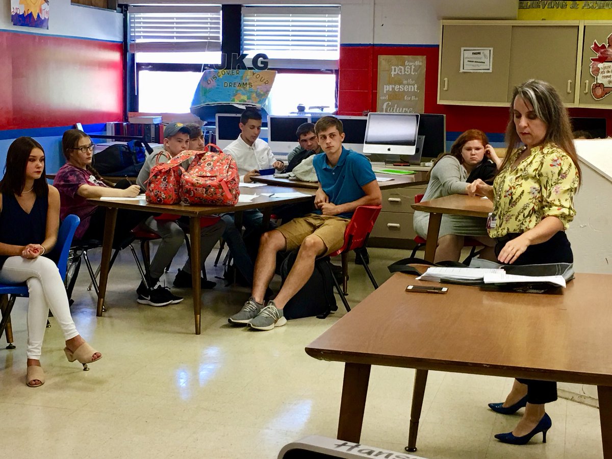 JAGkentucky's tweet photo. Guest Speaker Stephanie Crum, Big Sandy Community Action Program Career Advisor, talked with Sheldon Clark JAG KY students about resumes and post-secondary career and scholarship opportunities. #SheldonClark https://t.co/4WPZBdvZmI