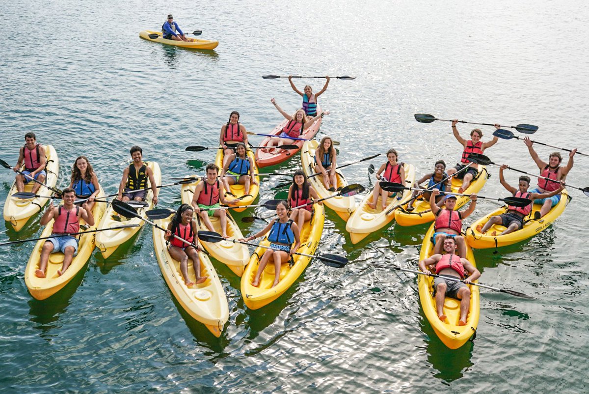 pomonacollege's tweet photo. Reporting live from Orientation Adventure in Dana Point: Our forecast includes sunny skies 🌞 for our new students on Beach OA who are out there paddle boarding and kayaking 🛶. Later today, they will take part in a service project cleaning up the beach. #PomonaOA2018 https://t.co/a1JLBzWkrk