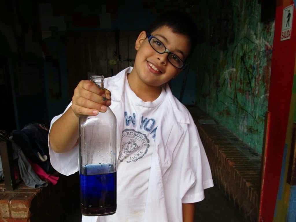 Para el Patojismo es necesario, desarrollar una cultura científica y un espíritu de investigación. Cada año promovemos una pequeña Feria de Experimentos donde nuestros participantes son los más grandes protagonistas. #Tecnologia #elPatojismo