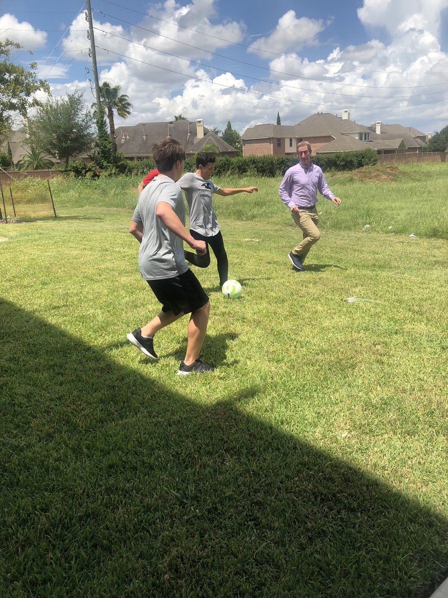 fusiontanzila's tweet photo. Soccer time! @fusionsugarland https://t.co/vSUEhqbuGV