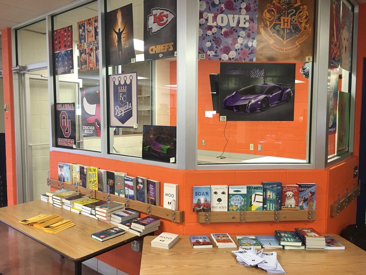 The Book Fair is at Pleasant View. Come shop this week 7:30-3:15 or Thursday during Open House 5:00-7:00. #PVK8 #SPSLib #yearofthebook <a href="/officialSPS/">Springfield Public Schools</a>