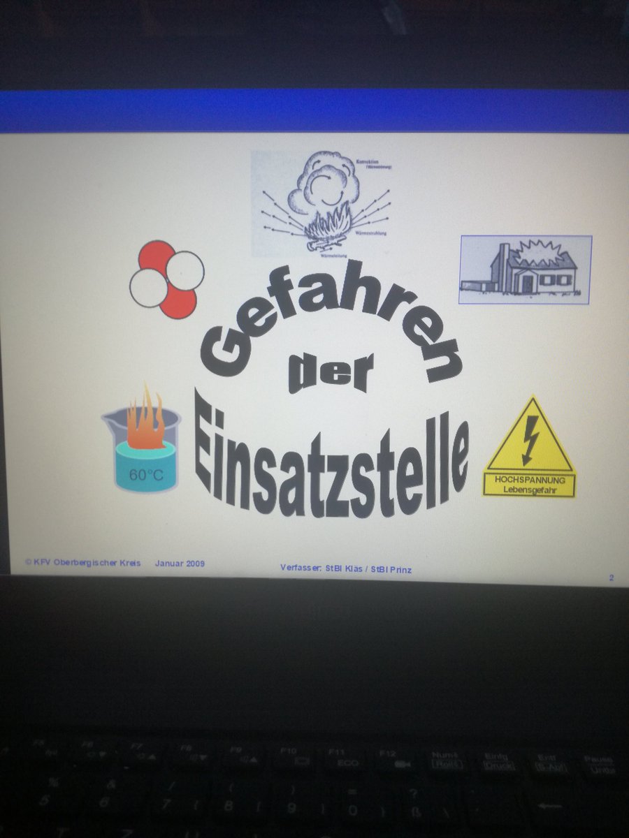 PatrickGelbach1's tweet photo. Vorbereitung des #Truppführer 
#GefahrenderEinsatzstelle
#Führungskräfte https://t.co/K7A94bxHCz