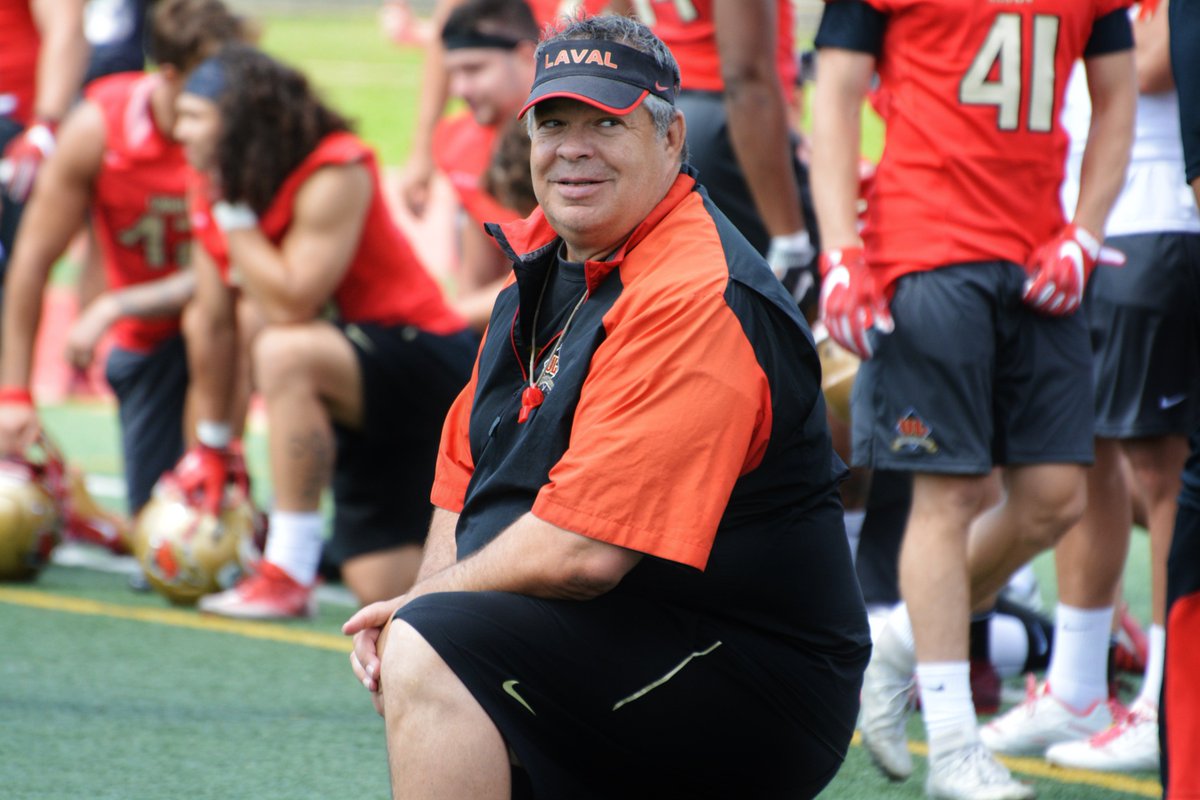 CharlesLalande_'s tweet image. #FootRSEQ 

Un voyage dans la mémoire de Glen Constantin. 

Le chef d'orchestre du club de football du @rougeetor raconte ses 5 meilleurs moments. 

Pas un exercice facile pour l'homme de 165 victoires et 8 titres de la Coupe Vanier.

bit.ly/2PLrWa4