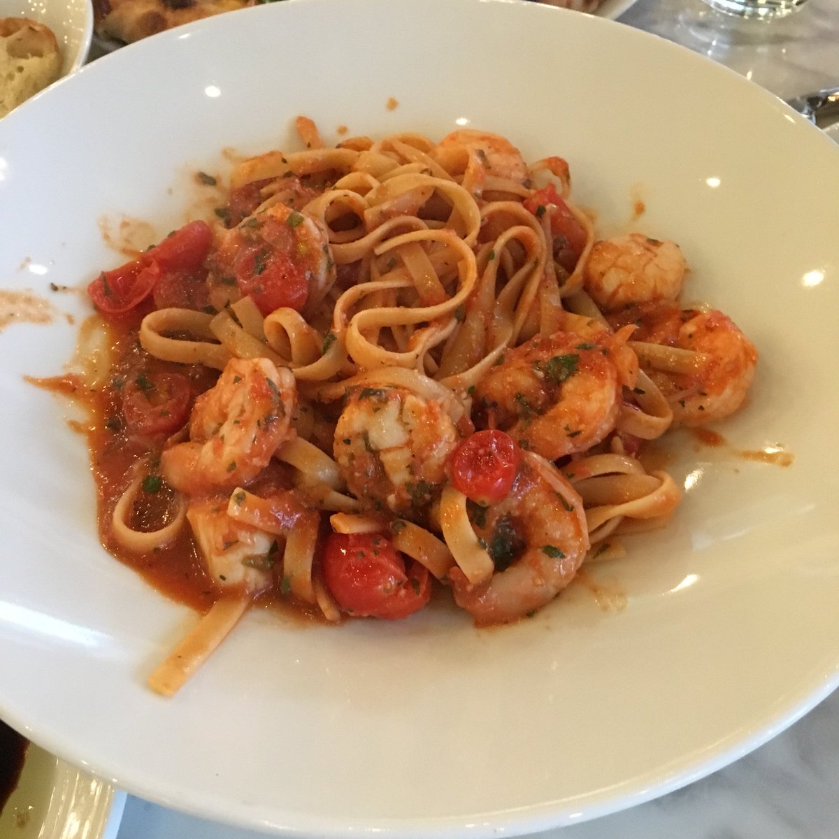 foodychewy's tweet photo. What a delicious #italian #dinner @PivaRestaurant #newwestminster #seafood #spcies #pasta https://t.co/u3rGvTVcqi