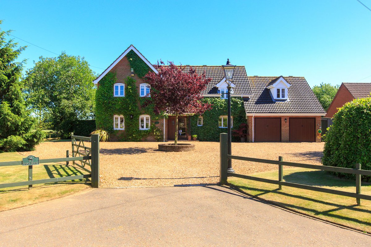 NorwichChewtonR's tweet image. Live the dream in this private and tranquil setting, easy reach of  #Norfolk market towns.  #Reepham High School catchment. Further details available from the team at  #ChewtonRose  #Norwich  01603 622017