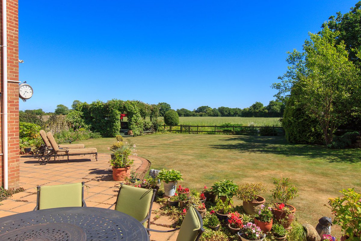 NorwichChewtonR's tweet image. Live the dream in this private and tranquil setting, easy reach of  #Norfolk market towns.  #Reepham High School catchment. Further details available from the team at  #ChewtonRose  #Norwich  01603 622017