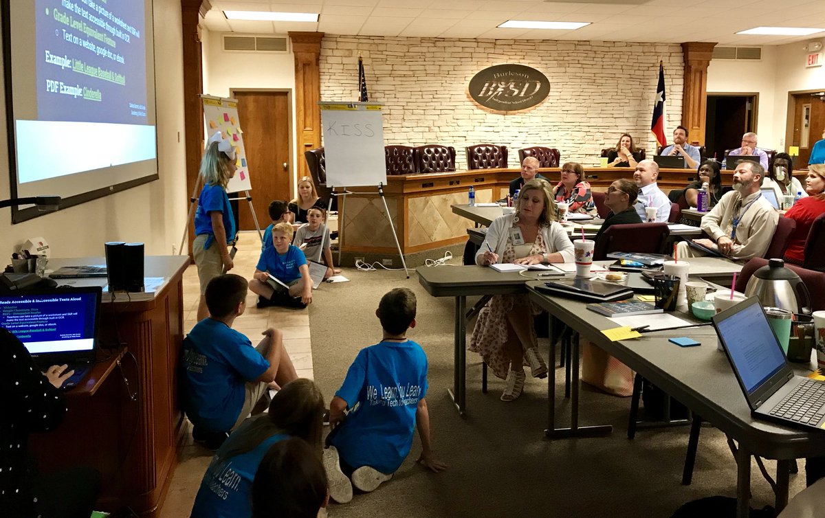 BretJimerson's tweet photo. This afternoon, Student-Led Tech Crew instructs administrators on using Chrome extensions to access electronic curriculum! #TeachtoMaster https://t.co/sJtAZhMVL9