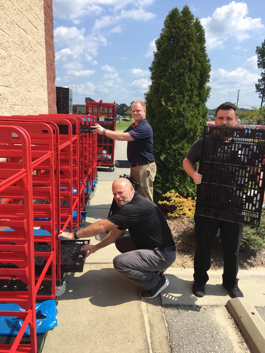 ABN_SM's tweet photo. The mobile carts have arrived at #6633!!! Derek (CSP), Landon (CSP) and David (SMiT-former CSP) getting it done. https://t.co/5unTJbzIV5