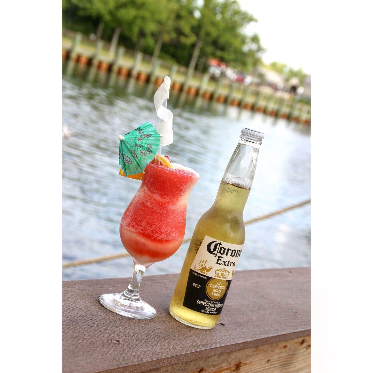 HarborCrabCo's tweet photo. Just a few more summertime Tuesdays to enjoy!  Tonight we have specials on tacos, lobsters and tunes by Ed Travers! 
🦀🌮🍺 ⠀⠀⠀⠀⠀⠀⠀⠀⠀⠀⠀
#EdTravers #HarborCrab #Patchogue #TacosLobstersAndTunes #PatchogueRiver #CrabLife https://t.co/oGe7uprXV1