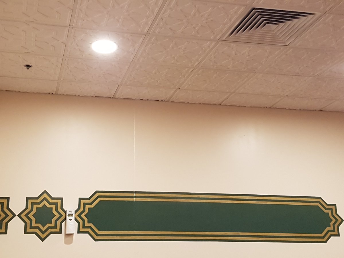 Nouf_math's tweet photo. #islamic_art on the wall, door, floor ,& on the ceiling.
#symmetry #mathart
#unitchat #howmany #arraychat
#mathbeauty #beauty #mathphoto18 https://t.co/yIniWmUR14