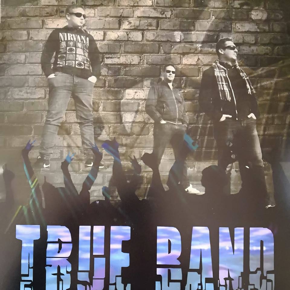 marcovilarinho1's tweet photo. grande sistema de som da FBT o VERTUS CS1000 aliado a uma mesa ALLEN & HEATH QU-16 que eu fiquei apaixonado 😍, resultou num grande concerto da banda True Band com o apoio da Set2Stage,Lda.
link: https://t.co/196RmKPIvk
#fbt #allenandheath #trueband #set2stage #sounders https://t.co/Z0fBT0JHYS