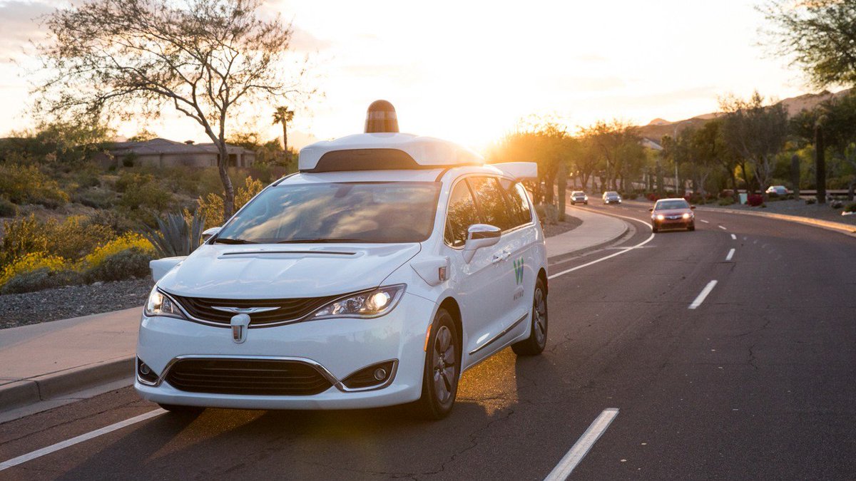 Jalopnik's tweet photo. Google's self-driving cars have trouble with basic driving tasks: report https://t.co/iWzbKyUC00 https://t.co/ZkMYJIPnbP