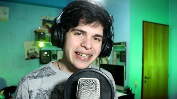 emilbenrri's tweet photo. Cuando el profe cuenta un chiste y te tienes que reír porque la tenes con 5 . #dememente https://t.co/Uegly705jl