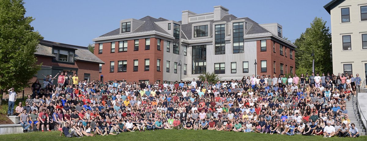 ChamplainEdu's tweet photo. Here's looking at you #Champ2022! This year's official Class of 2022 Photo is a keeper. Welcome to #CampChamp and the #ChampFamily! #ChamplainCollege https://t.co/HoyTA5c5Lo