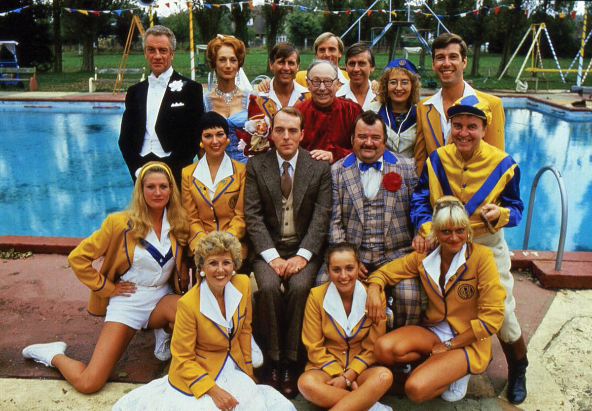 RhosOnSeaEvents's tweet photo. Rhos on Sea 60s themed gala is on Saturday. Come along and take part in some holiday camp style competitions!
#RhosOnSea 
#Rhos60sGala https://t.co/dpEylC0Jh1