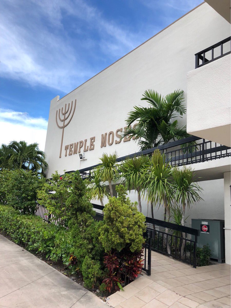 SephardicBrothe's tweet photo. What an incredible time we’ve had visiting the #Ladino #Sephardic Community of Florida #TempleMoses! This incredible Turkish-Cuban Jewish Community is doing incredible things by engaging the next generation, teaching about our Sephardic traditions, and baking delicious #borekas! https://t.co/ekz93otahs