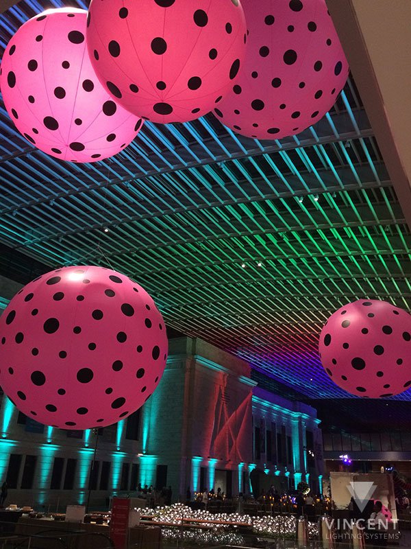 vincentltg's tweet image. 150 wireless Astera Ax5 LEDs lit this wedding at @ClevelandArt. Contact us to learn how we can brighten your next event. Event Planner: Kim Singerman, @NoteworthyEvnts. Pics: Chris Meyers. #weddinglighting #receptionlighting #eventlighting #wirelesseventlighting