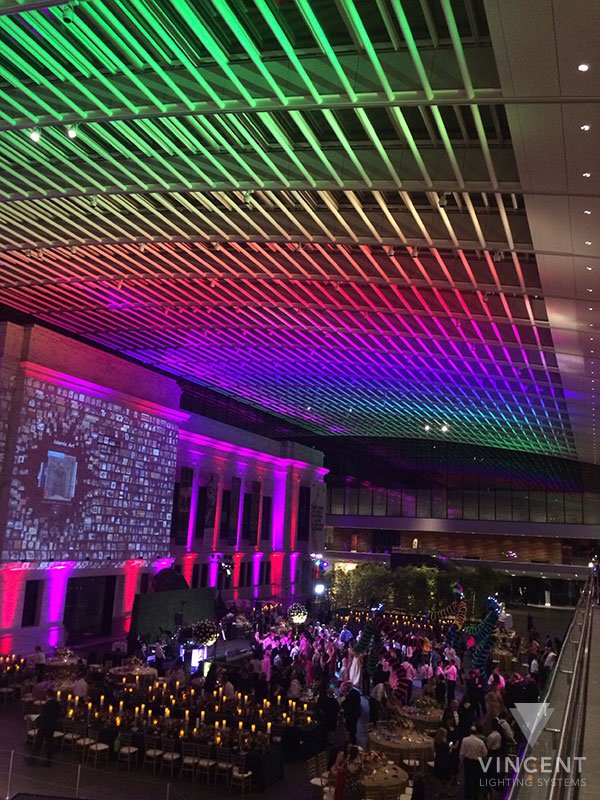 vincentltg's tweet image. 150 wireless Astera Ax5 LEDs lit this wedding at @ClevelandArt. Contact us to learn how we can brighten your next event. Event Planner: Kim Singerman, @NoteworthyEvnts. Pics: Chris Meyers. #weddinglighting #receptionlighting #eventlighting #wirelesseventlighting