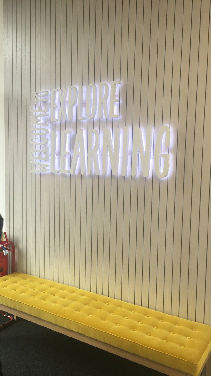 Lauren_Explore's tweet photo. Fab campus rep training day at head office! Watch out for the purple hoodie on campus✨
#lifeatexplore #university #developingme https://t.co/DnLsBDRR3q