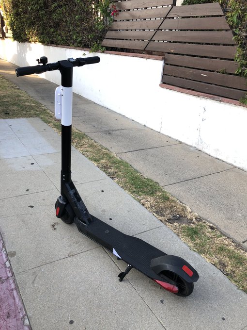 Left out on the street in Venice: a new Bird scooter (possibly a prototype). I&rsquo;d heard a new model is<a href="/tag/io17"class="tags"><span>#io17</span></a>