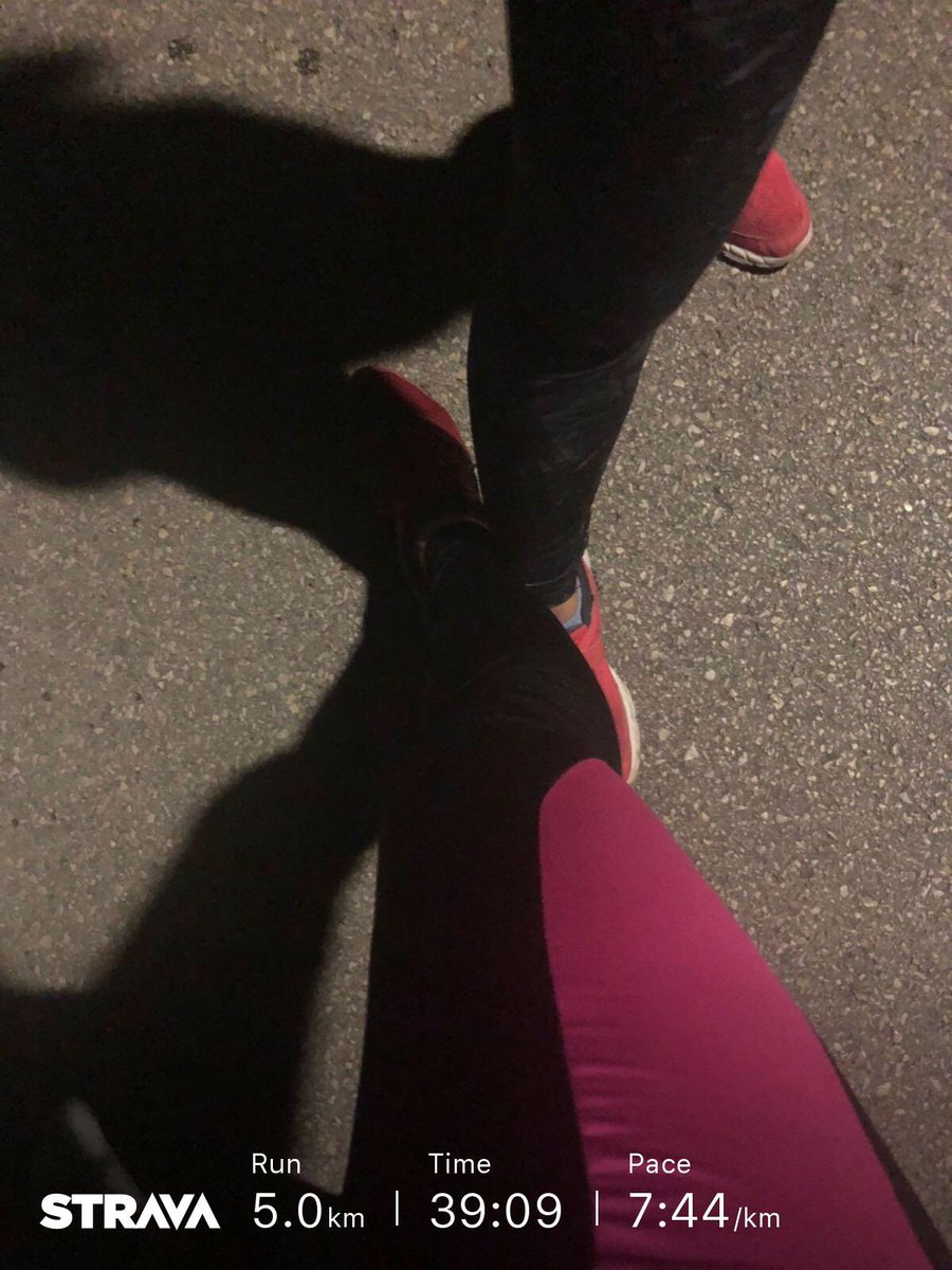 LaCsella's tweet photo. GY1:Anya ma nincs kedvem #schoolbody👩‍👧programozni Én: nekem sem! GY1 nézzz Akkor menjünk #pinkrulez🌸 #rosepack🌹 #mothermultitask #adamsèkCheck out my run on Strava.
https://t.co/9s72vbxBvM https://t.co/Fa7X0XJbHq