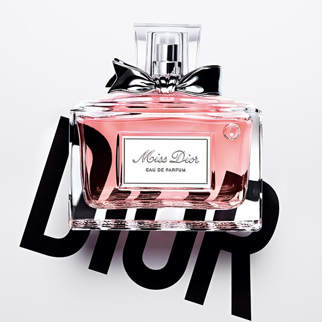 La NUEVA Miss Dior Eau de Parfum se reinventó a través de una rosa fresca y sensual avivada por palo de rosa. Descubrí la nueva declaración floral de <a href="/Dior/">Dior</a>  compuesta como un himno al amor en nuestro Shop Online · goo.gl/VX94mX