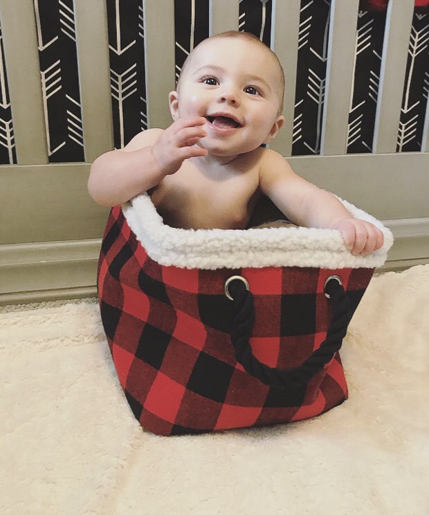 Guida_05's tweet photo. Happy 1/2 Birthday to my Handsome boy! 🎈🖤 https://t.co/Ku9wHYQrvt
