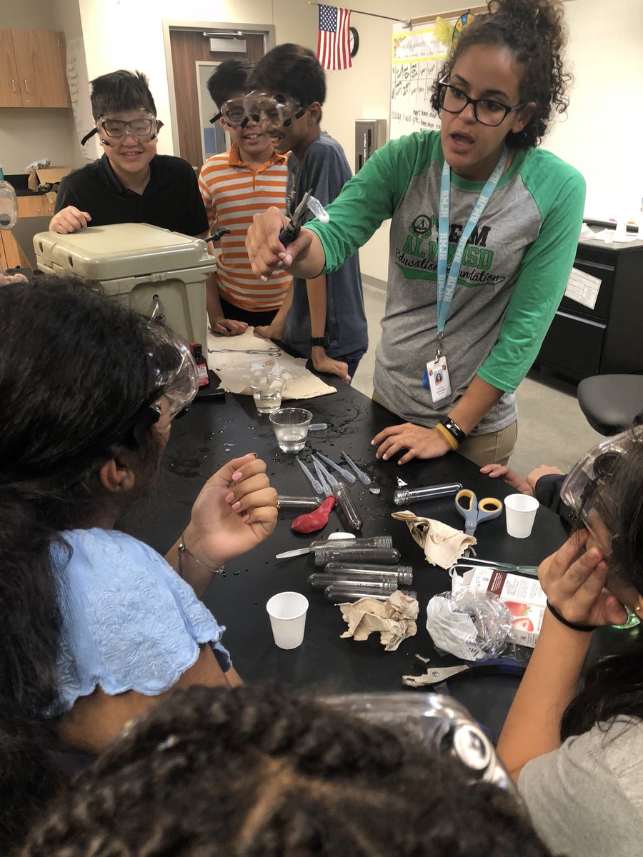 cyharris1231's tweet photo. Cool things happening in MAP science at RMJH #dryicelab @RMcNairJH @DPerryScience https://t.co/nnzc9RRH4T