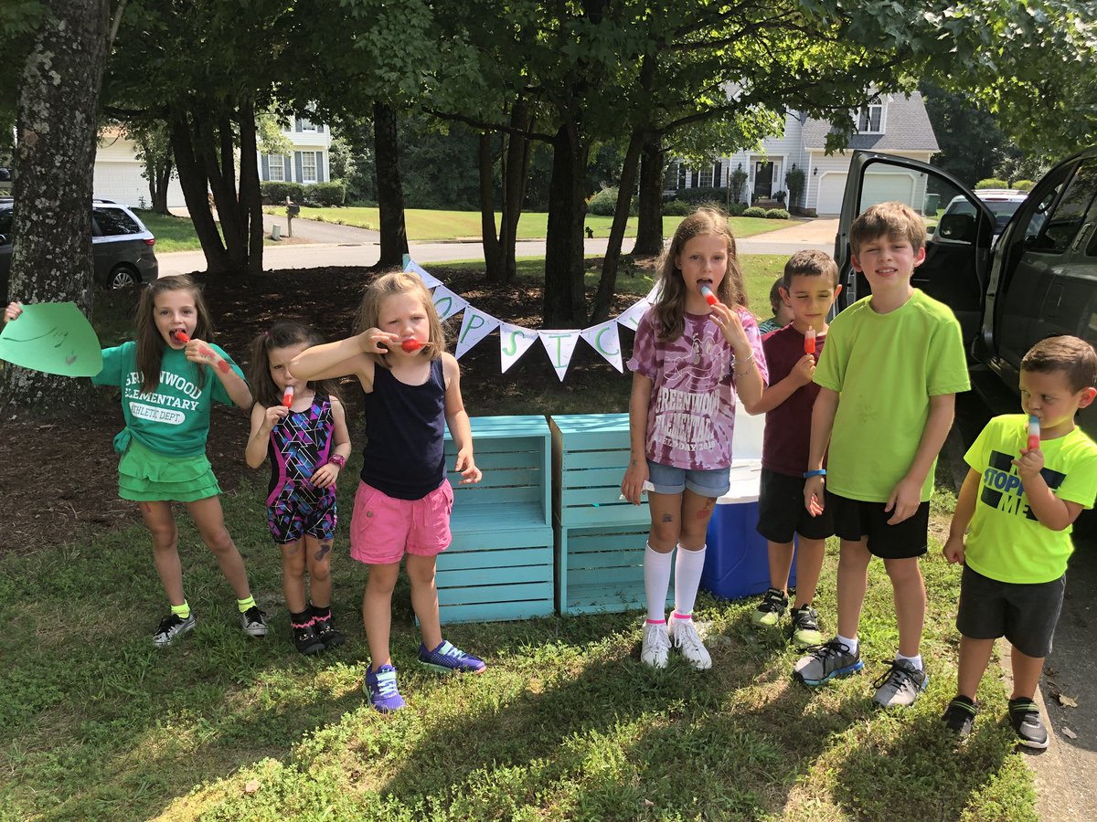 pta_greenwood's tweet photo. The PTA is at Pinkerton Place in Mountain Glen with popsicles. Come see us! https://t.co/u4dhJK4hkG
