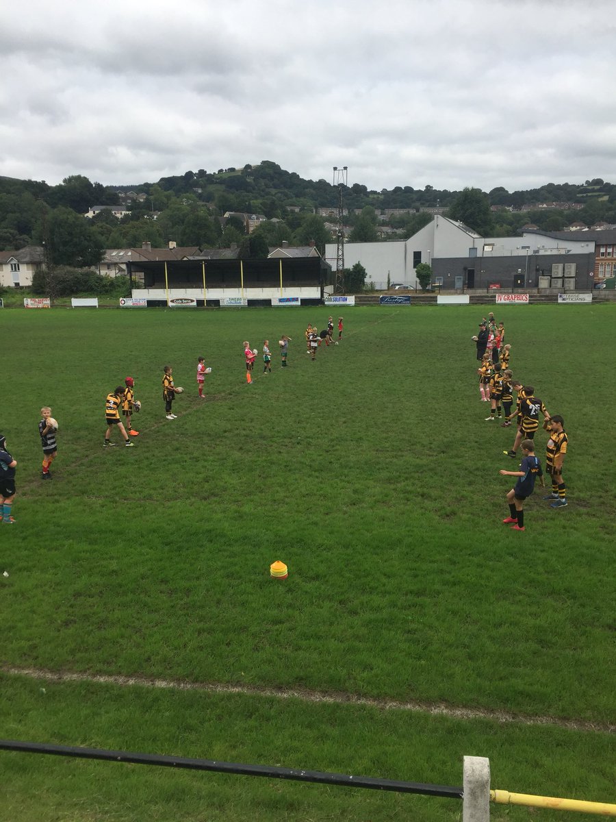 playondevelop's tweet photo. Kicking practice time #2to1 #partnerwork #footposition #followthrough @RiscaRFC @Christo11590925 https://t.co/kFBR8r0jgS