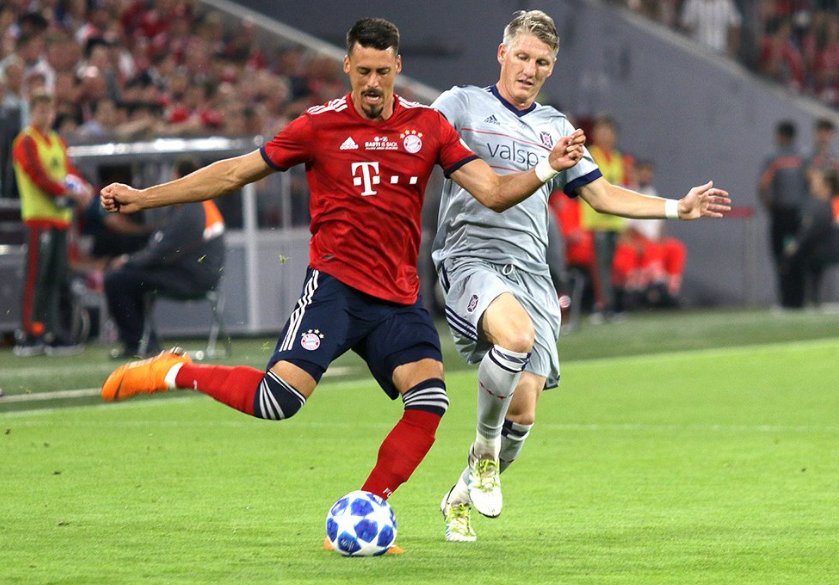 pustulkaa's tweet photo. Proszę nie oceniać poziomu MLS po spotkaniu Chicago Fire z Bayernem Monachium.
Ten klub nie jest poważny, śmiem twierdzić, że grają aktualnie najgorszą piłkę w lidze. Poza tym żaden poważny zespół nie zdecydowałby się na ten mecz w takim momencie sezonu. #MLSpl https://t.co/sUEUMzvIsp