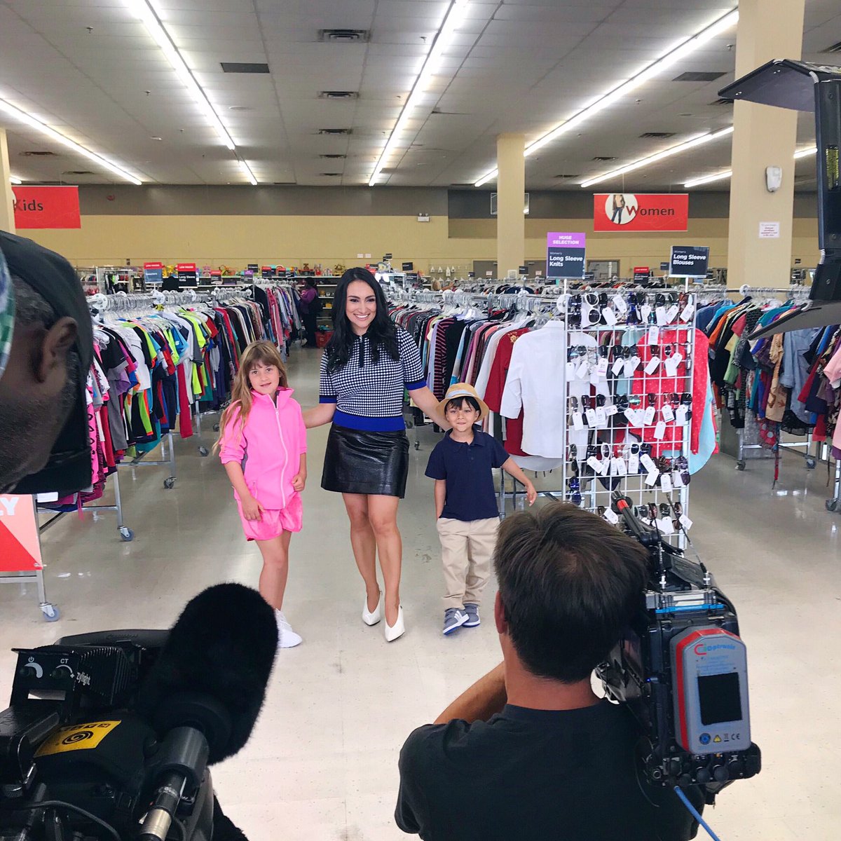 Mana Mansour tweet media