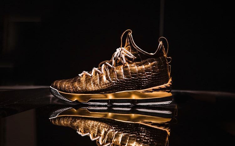 Balldontlie's tweet photo. LeBron James was given a $100K gold-plated, crocodile skin version of the LeBron 15s to celebrate passing 30K career points! 🔥 https://t.co/ts9NZfzIce

(via theshoesurgeon | Instagram) https://t.co/ZvHVRwMkgV