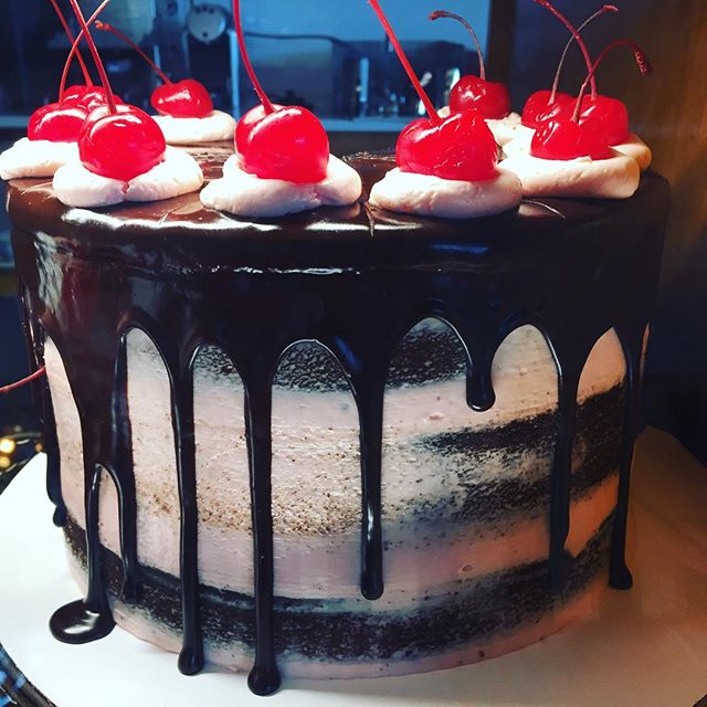 edgeofsweetness's tweet photo. Pick up some cake on your way home tonight! Today’s big cake is Chocolate Cherry! Get here! #edgeofsweetness #edgewater #chicagocakes #dessert #cherrychocolatecake https://t.co/SNn2FI4hVV