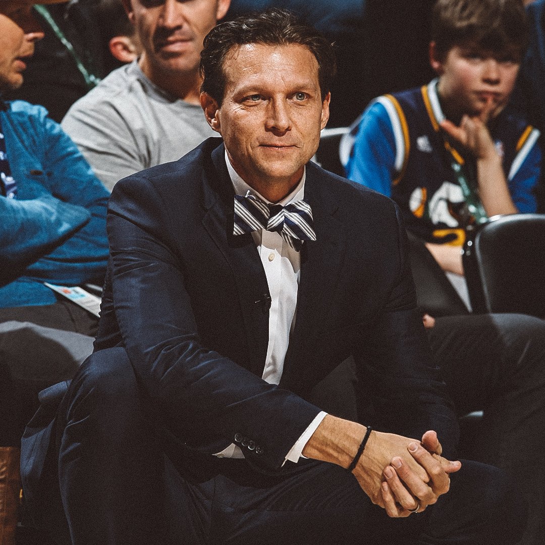 Who says players have all the fun?   #NationalBowtieDay https://t.co/9CEsVe2LTr