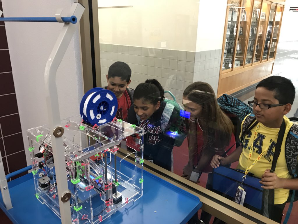 MrsReadAloud's tweet photo. First students to the @MausMS Library found @MrsReadAloud printing on the @yesIMADE3D printer. @MausMS @FISD_Libraries https://t.co/fc420BDQT9