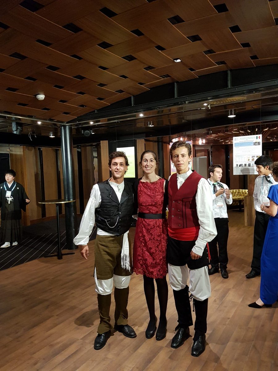 Biolydi's tweet photo. Con los nervios a flor piel!!! En breve sabremos que pasa! @VIAQUA @maristasourense @_EscueladelAgua https://t.co/9DL58zibS6