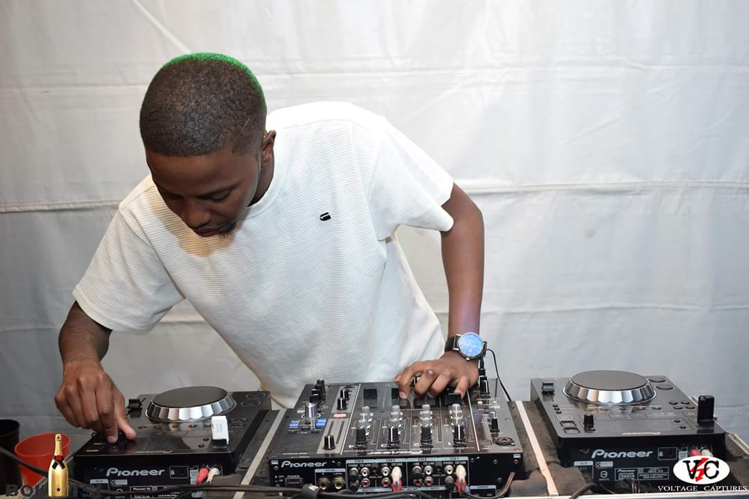 BokotsiG's tweet photo. ALL WHITE SPRING AFFAIR
#25AUGSPRINGAFFAIR
##BEG
#VOLTAGECAPTURES https://t.co/8yudNteI9C